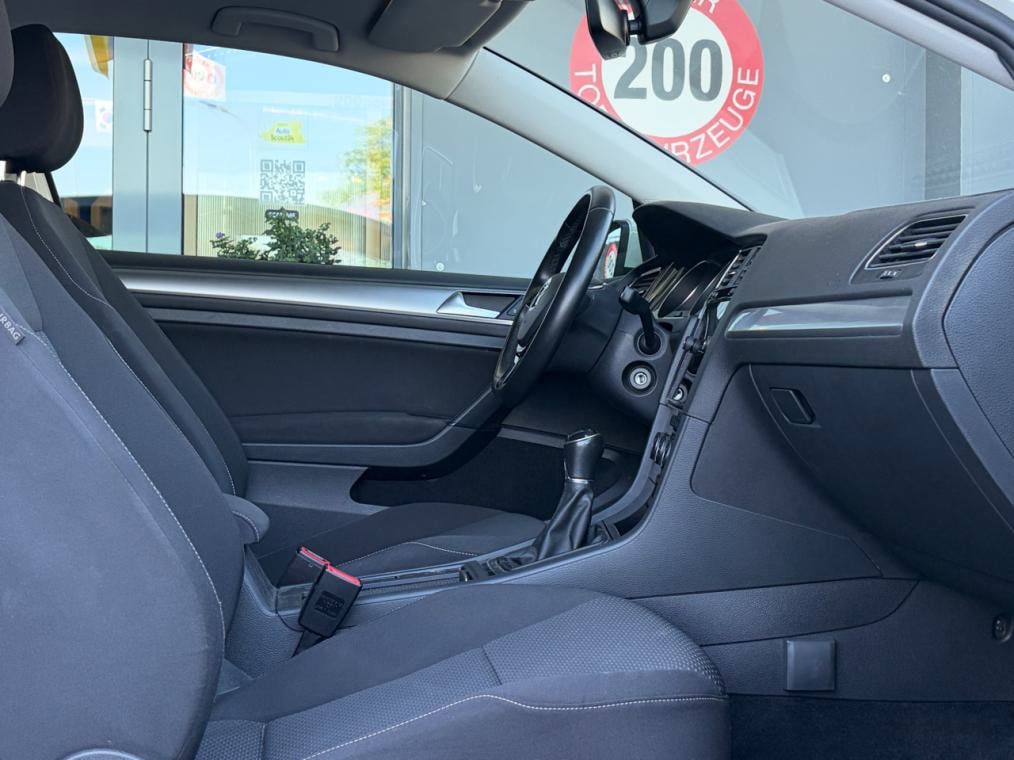 VW Golf 1.0 TSI Trendline-image-6
