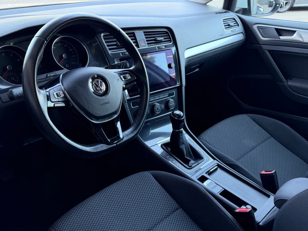 VW Golf 1.0 TSI Trendline-image-3