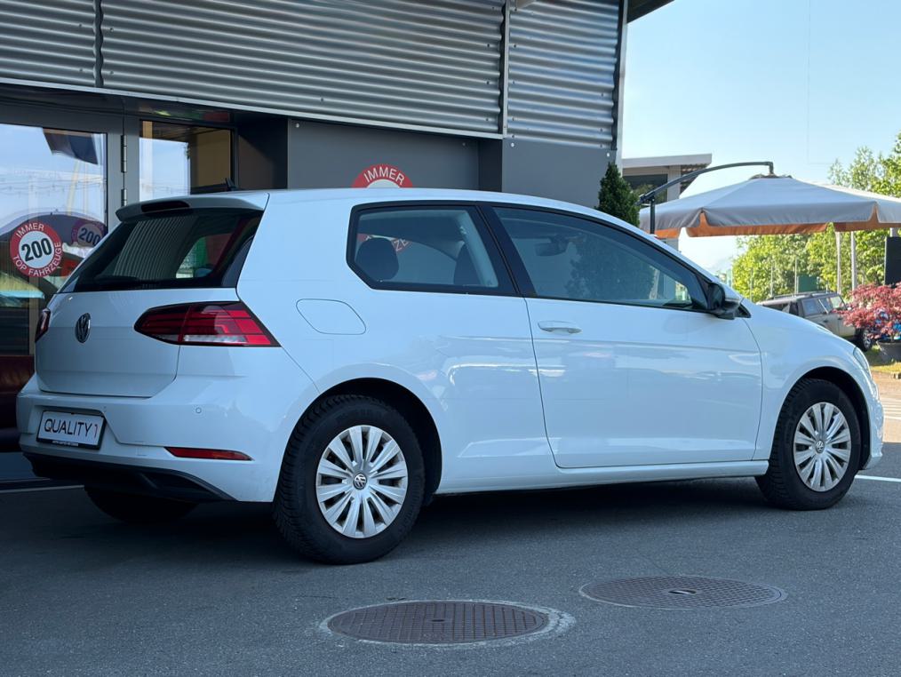 VW Golf 1.0 TSI Trendline-image-2