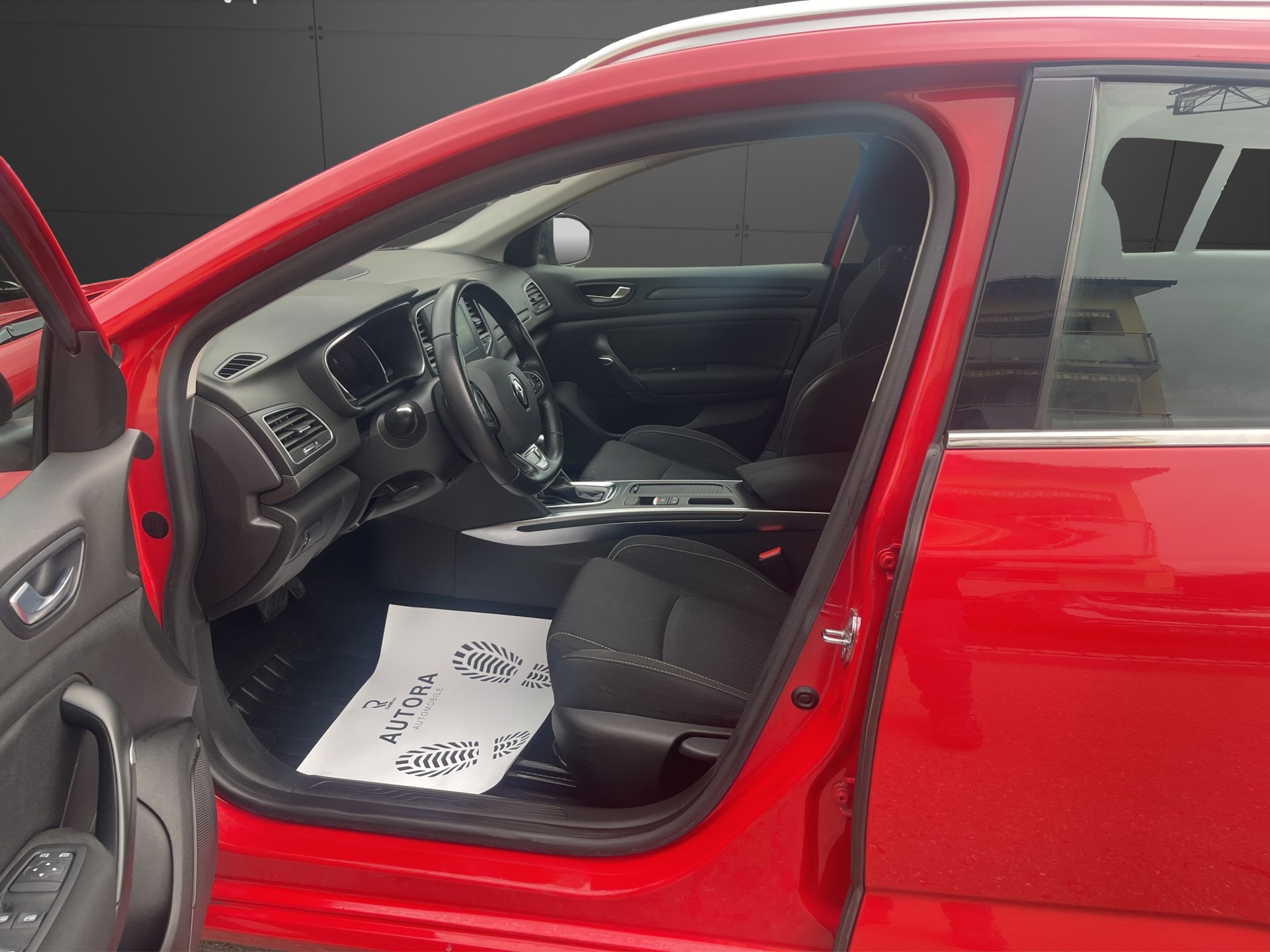RENAULT Mégane Grandtour 1.5 dCi GT Line EDC-image-7