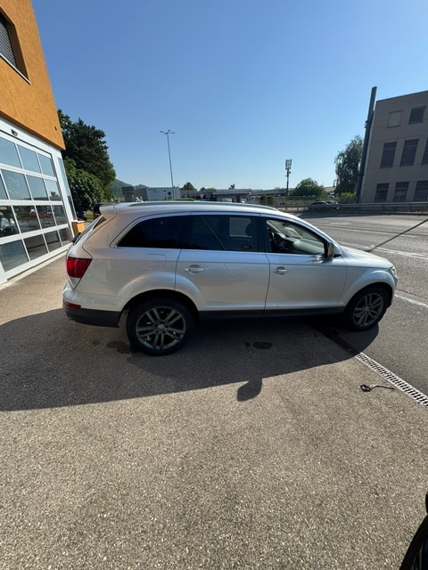 AUDI Q7 3.0 TDI quattro tiptronic-image-6