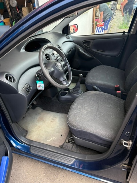 TOYOTA Yaris 1.3 Linea Sol-image-8