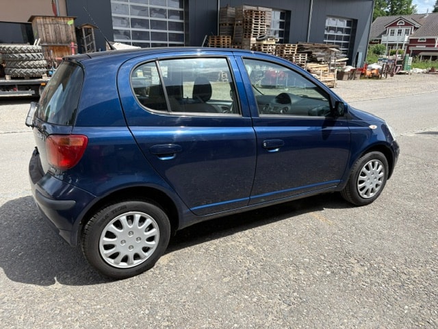 TOYOTA Yaris 1.3 Linea Sol-image-2