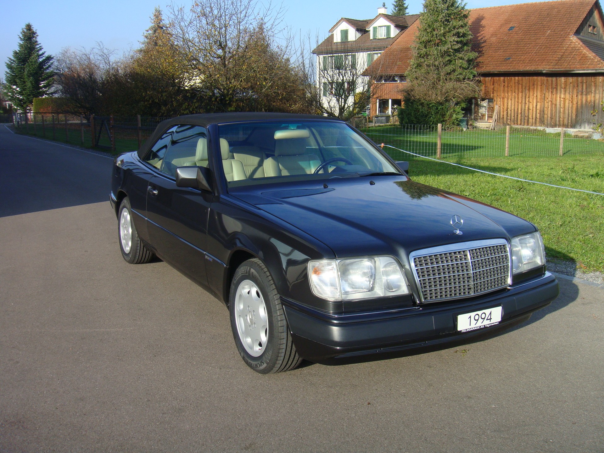 MERCEDES-BENZ 300 CE-24 Cabrio-image-0