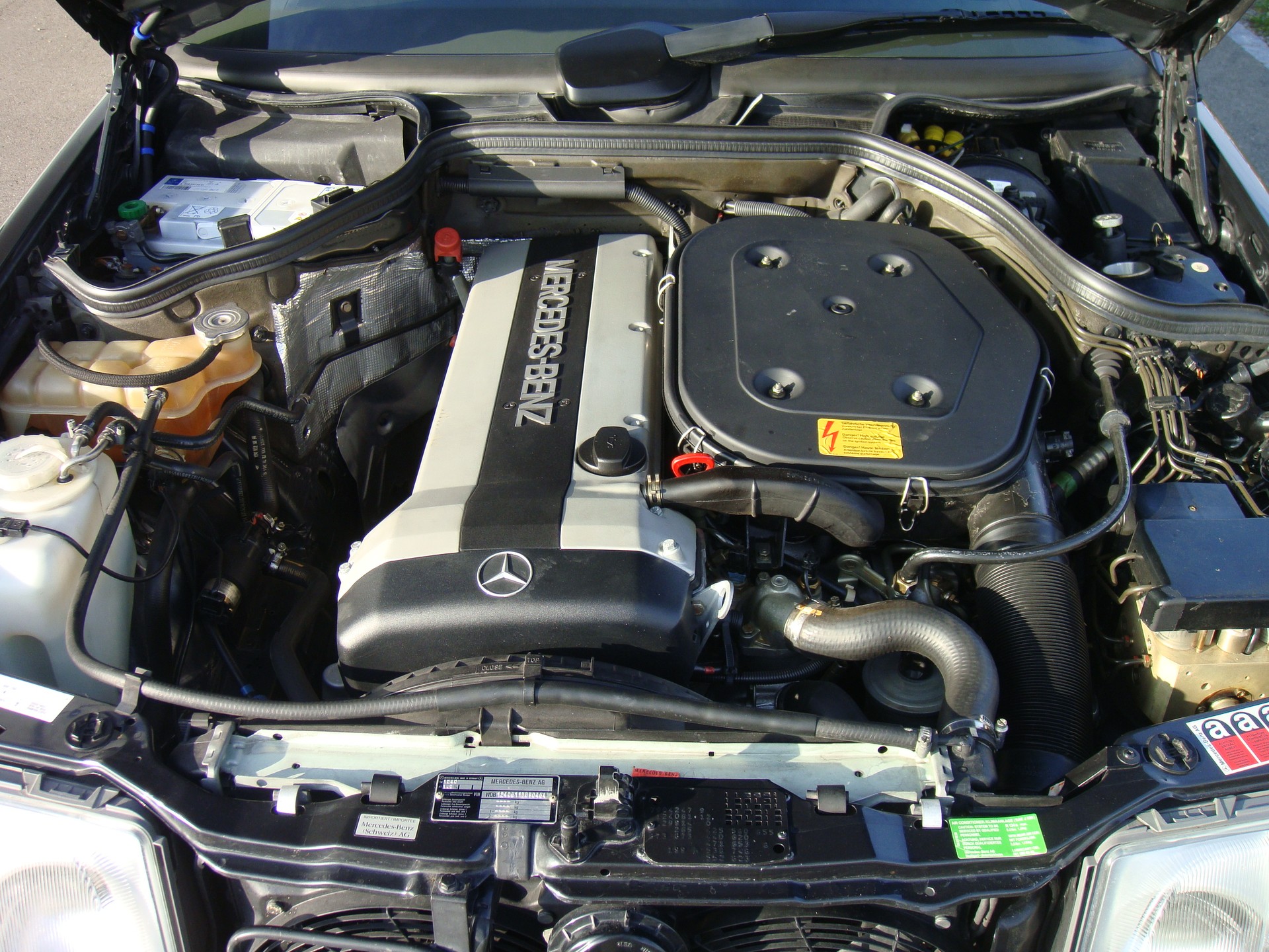 MERCEDES-BENZ 300 CE-24 Cabrio-image-8