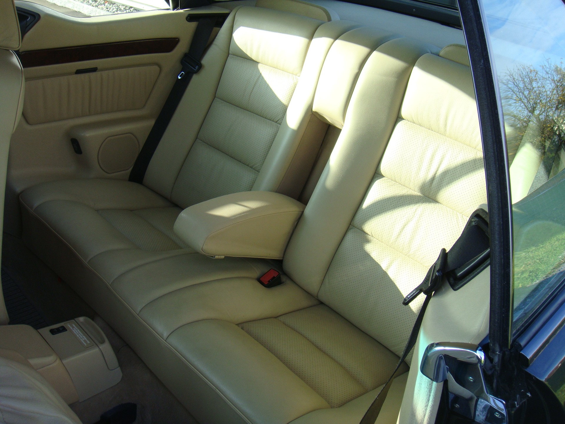 MERCEDES-BENZ 300 CE-24 Cabrio-image-6