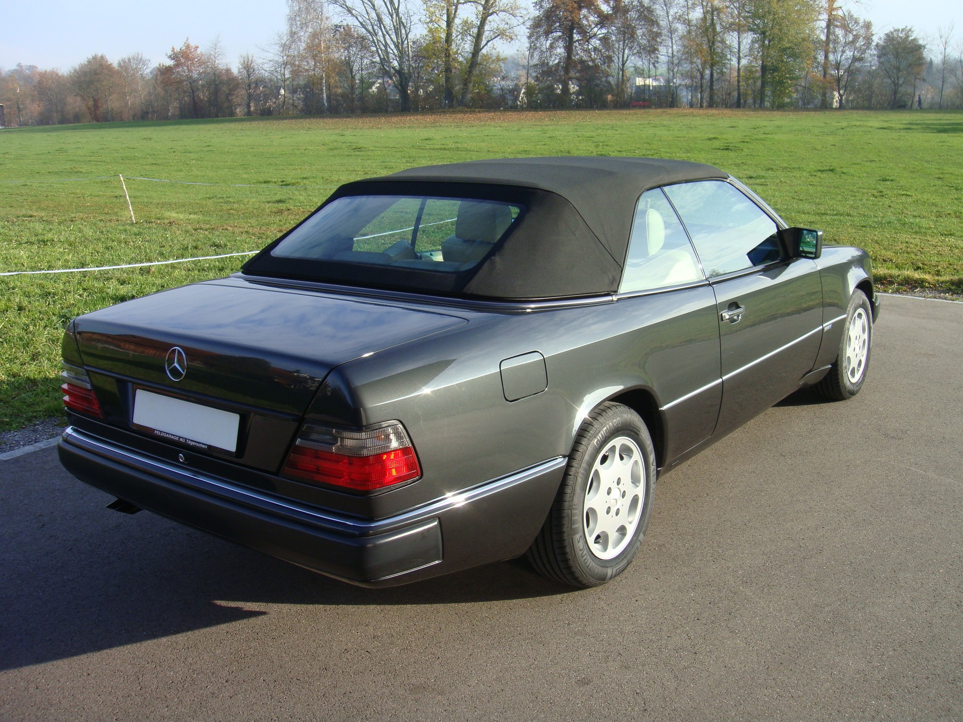 MERCEDES-BENZ 300 CE-24 Cabrio-image-3