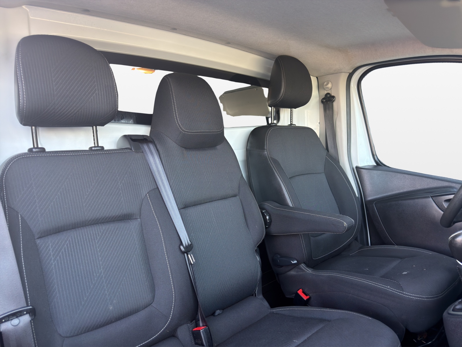 NISSAN NV300 dCi 145 2.9 L2H1 Comfort DCT-image-14