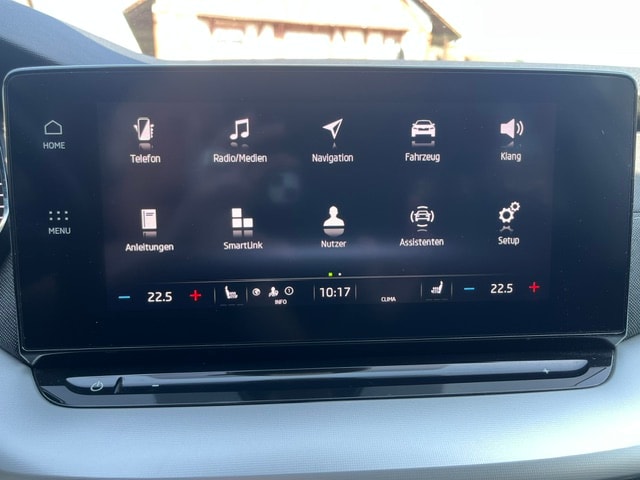 SKODA Octavia Combi 2.0 TDI Style DSG-image-9