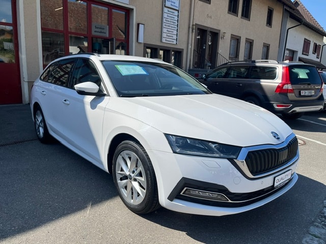 SKODA Octavia Combi 2.0 TDI Style DSG-image-1