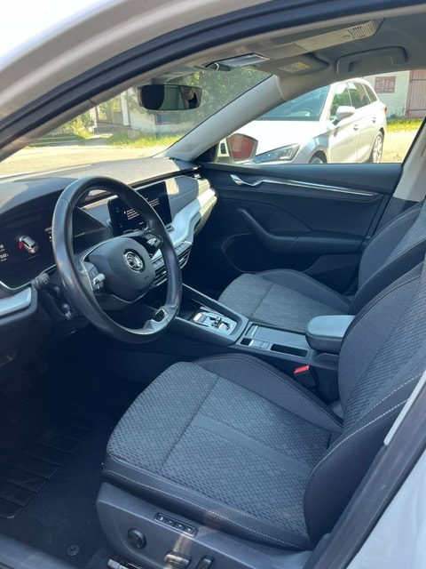 SKODA Octavia Combi 2.0 TDI Style DSG-image-7
