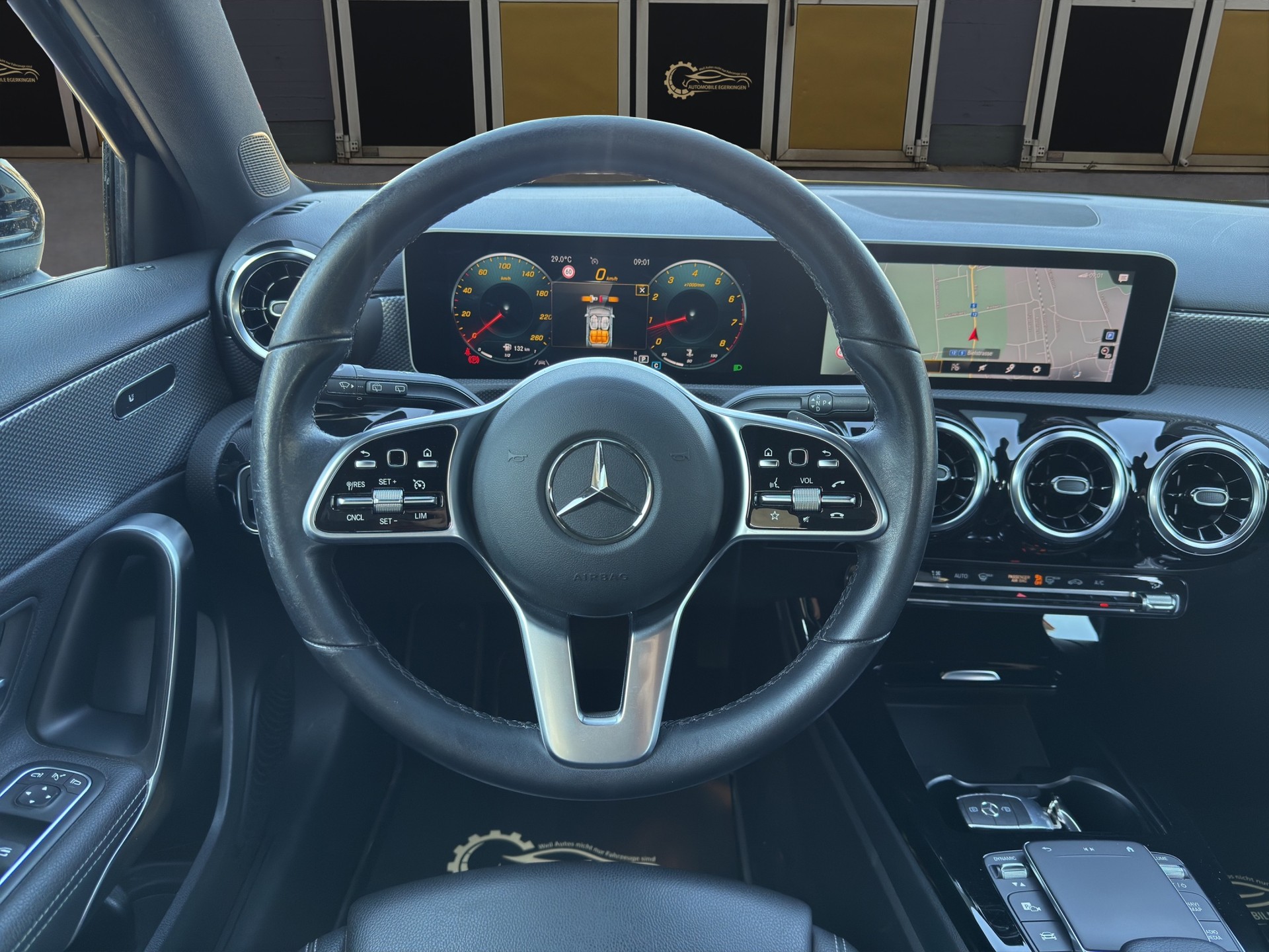 MERCEDES-BENZ A 250 4Matic Progressive 7G-DCT-image-11
