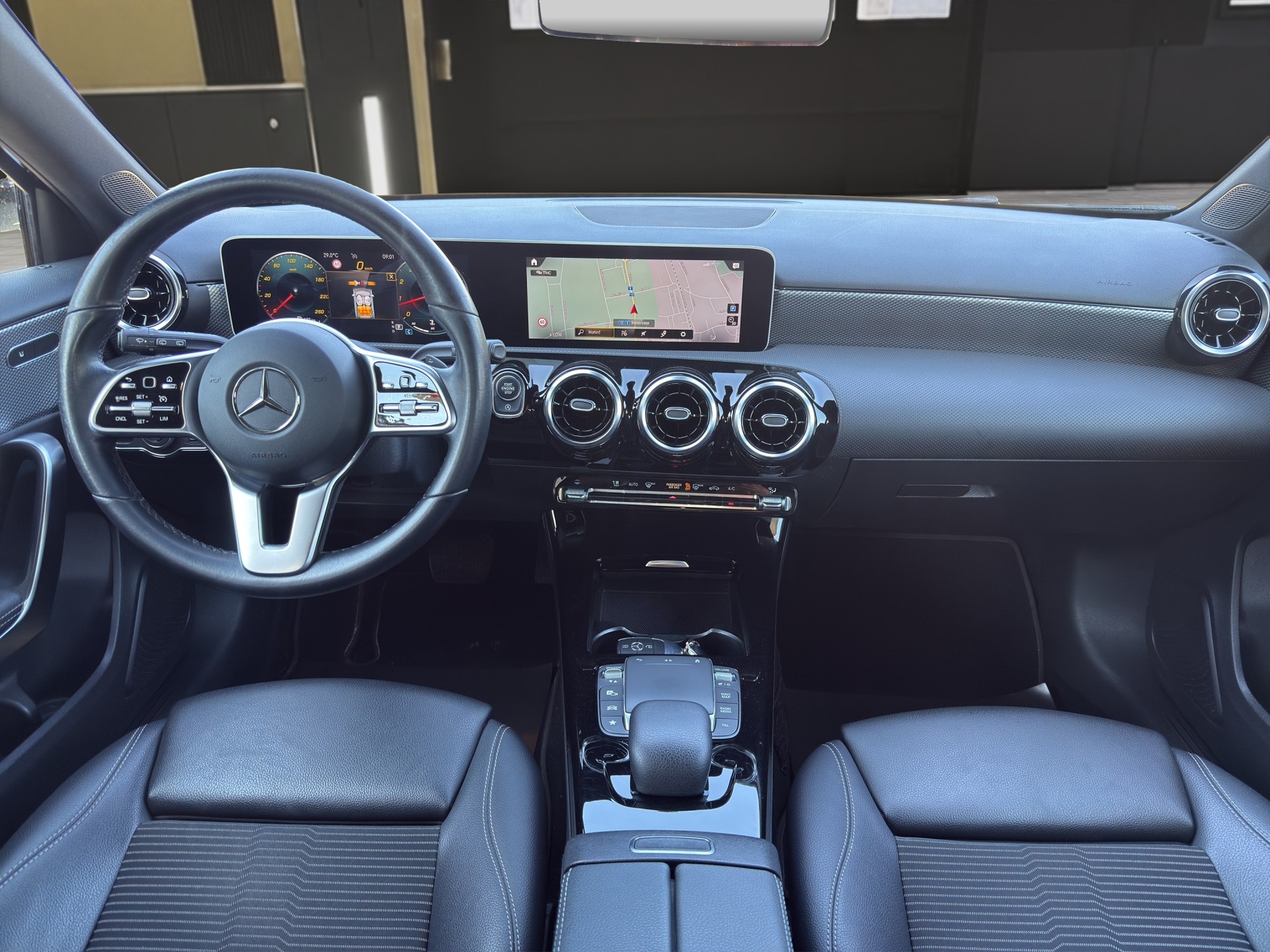 MERCEDES-BENZ A 250 4Matic Progressive 7G-DCT-image-10