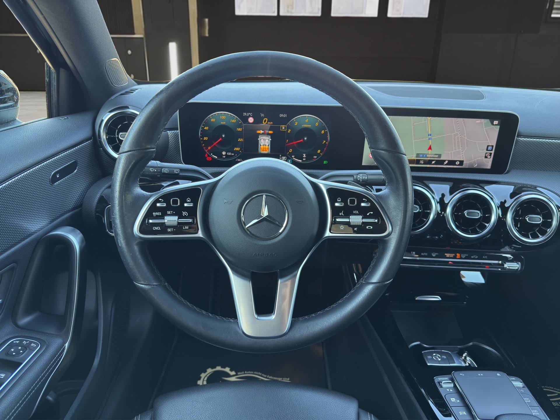 MERCEDES-BENZ A 250 4Matic Progressive 7G-DCT-image-11