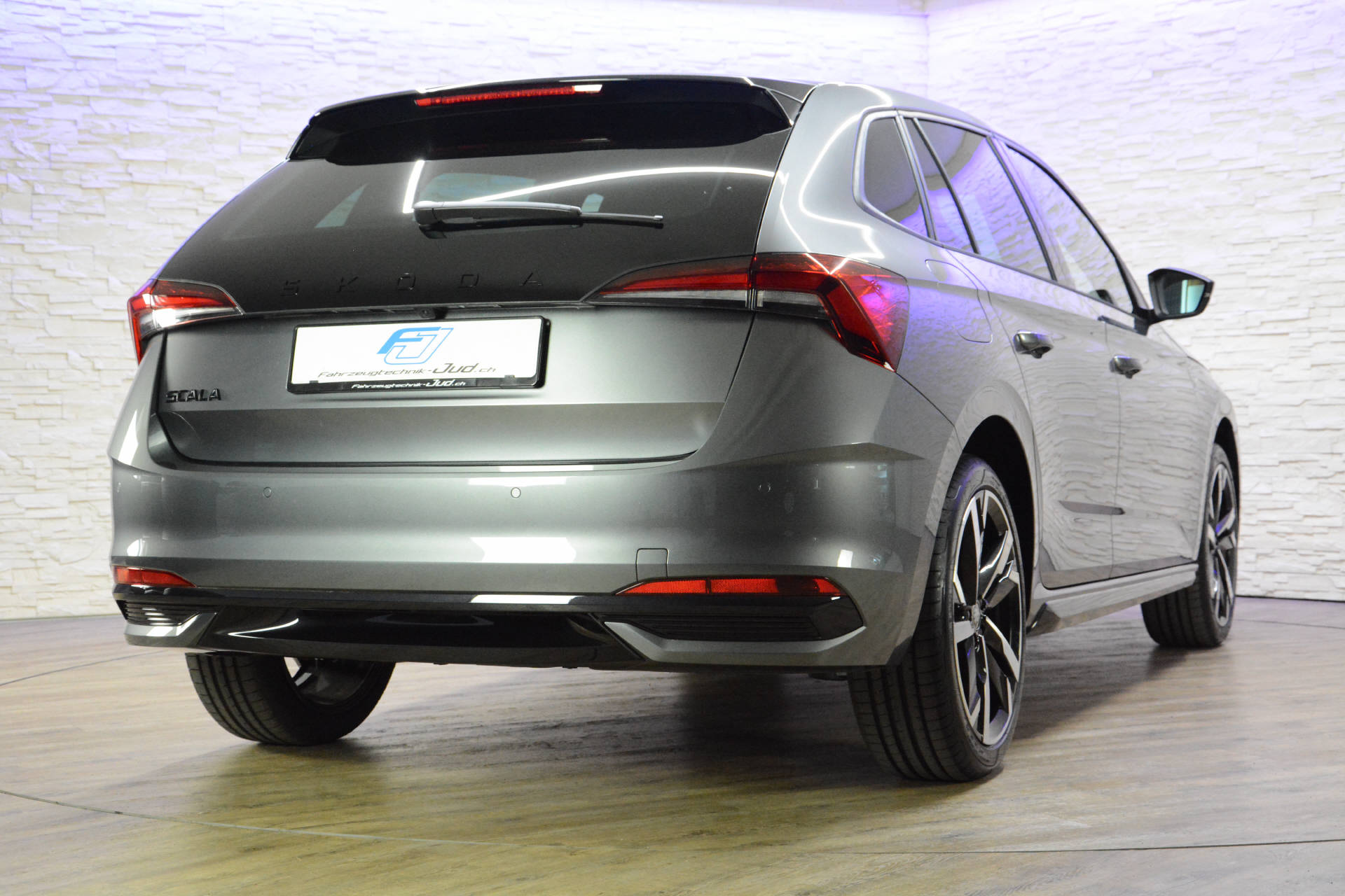 SKODA Scala 1.5 TSI Monte Carlo DSG-image-4