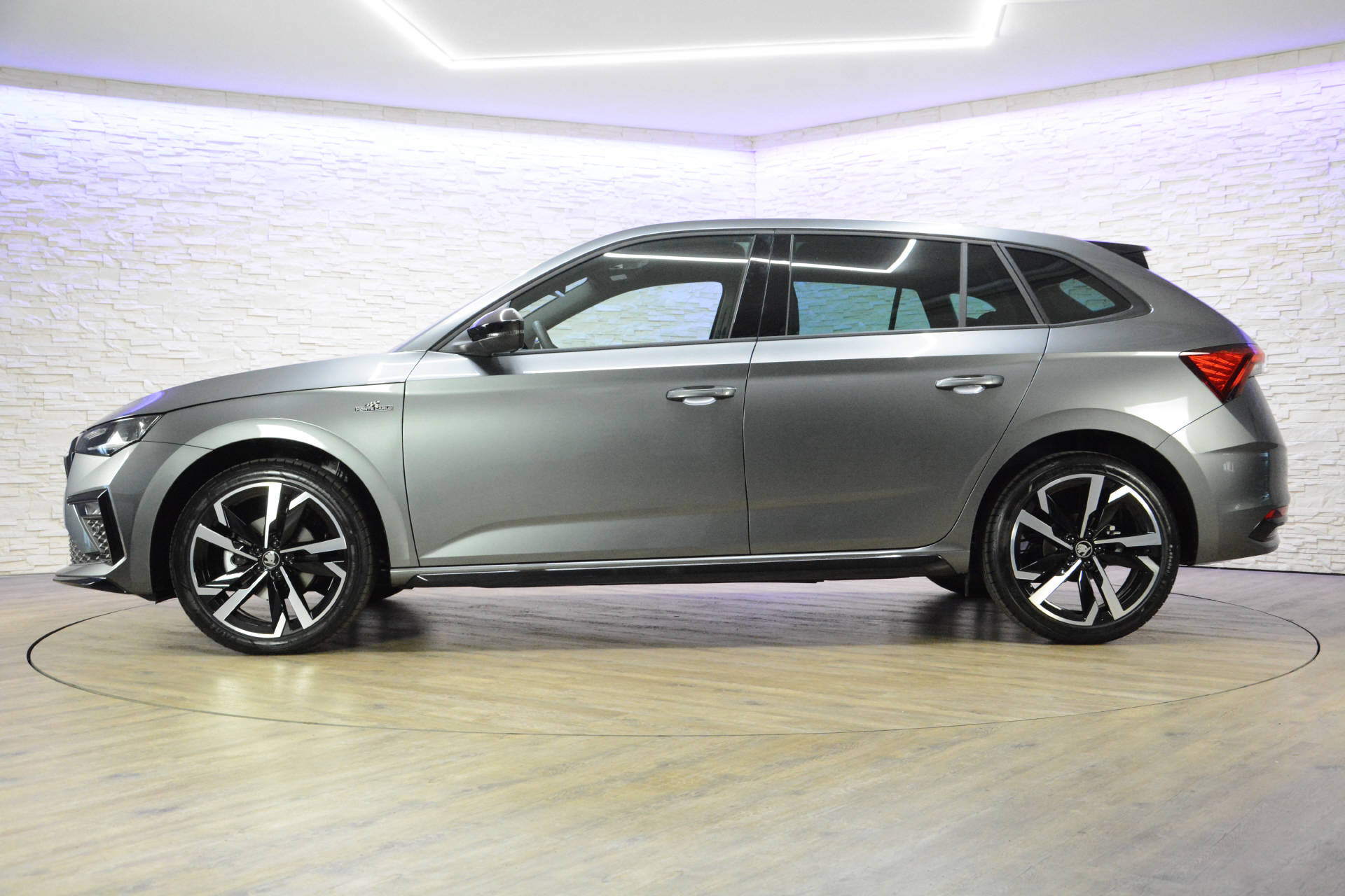 SKODA Scala 1.5 TSI Monte Carlo DSG-image-2