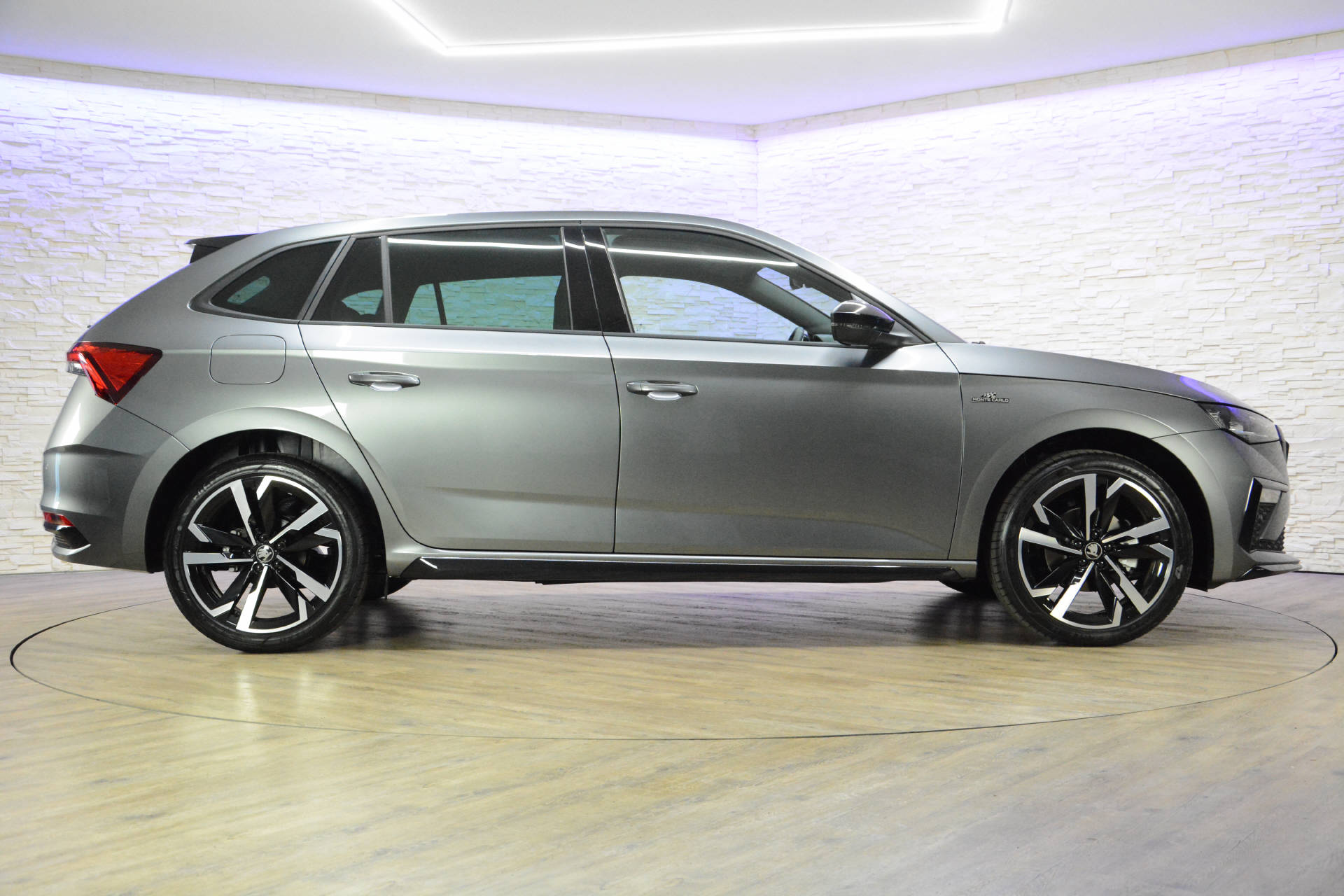 SKODA Scala 1.5 TSI Monte Carlo DSG-image-3