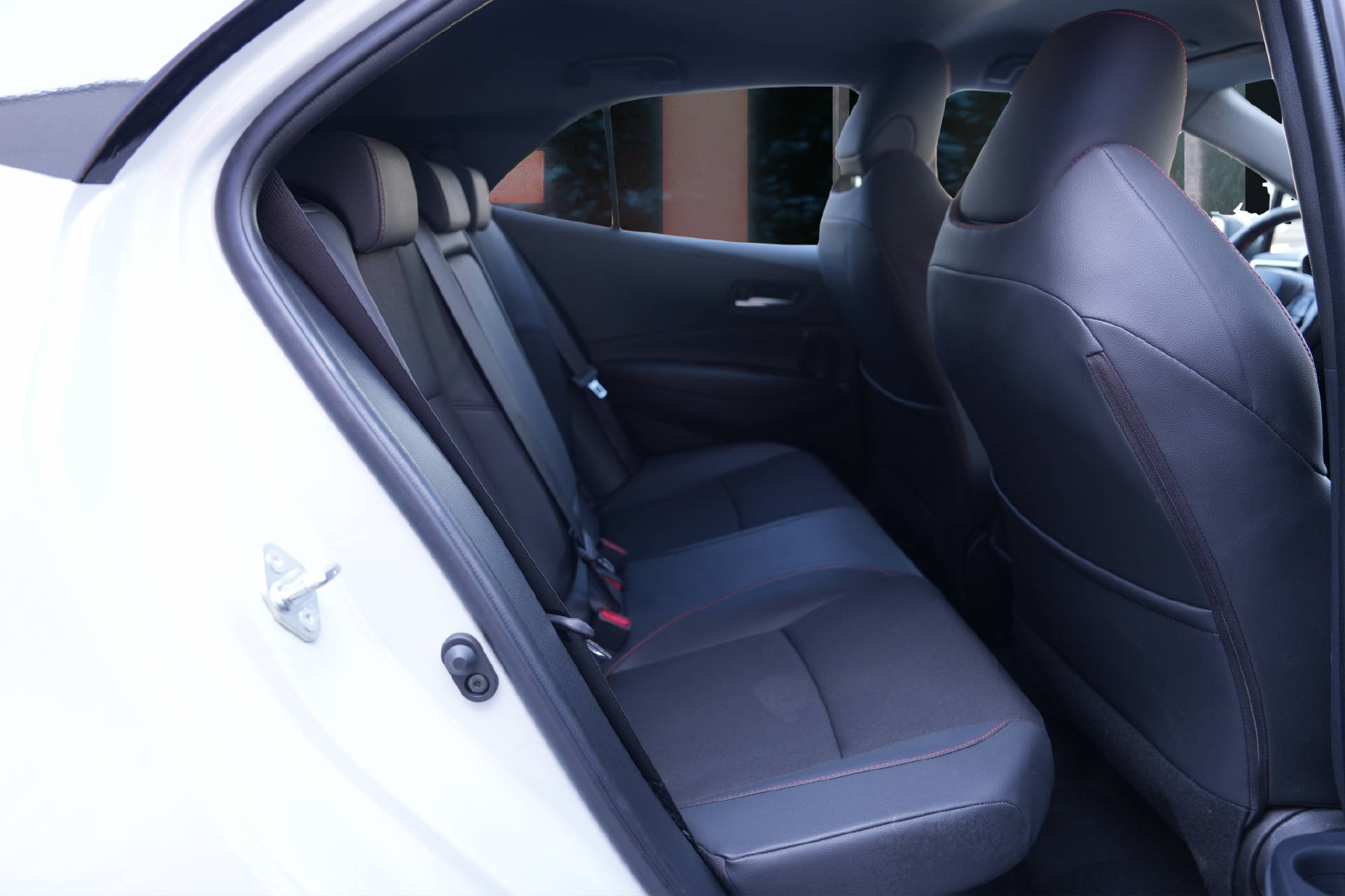 TOYOTA Corolla 2.0 HSD GR Sport-image-9