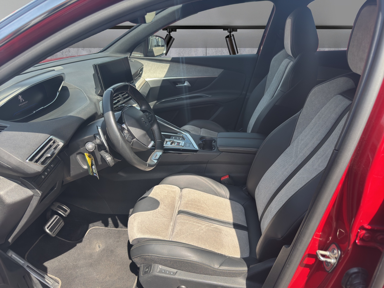 PEUGEOT 3008 300e Hybrid4 GT Pack EAT8-image-5