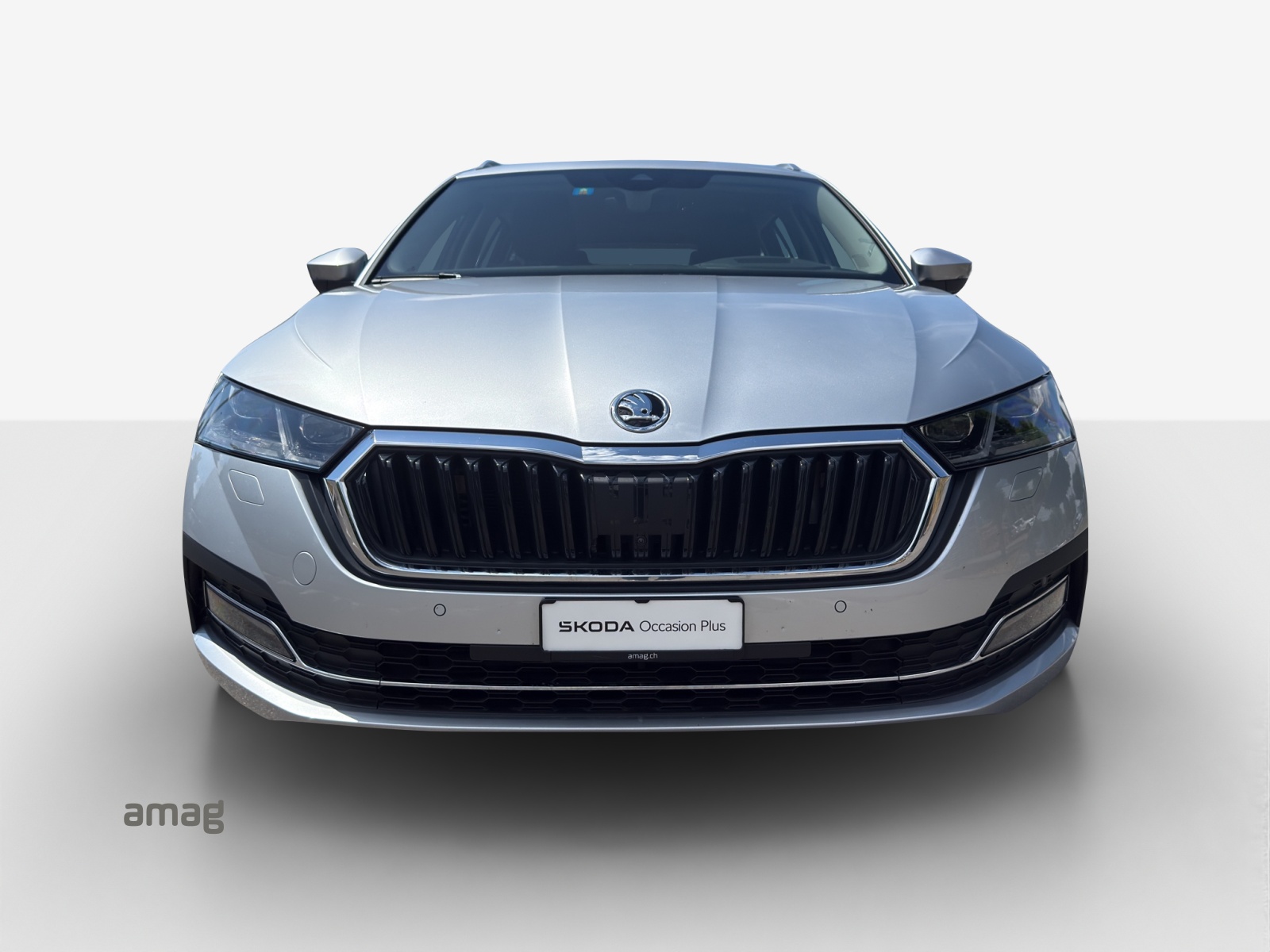 SKODA Octavia Combi 2.0 TSI Style DSG 4x4-image-4
