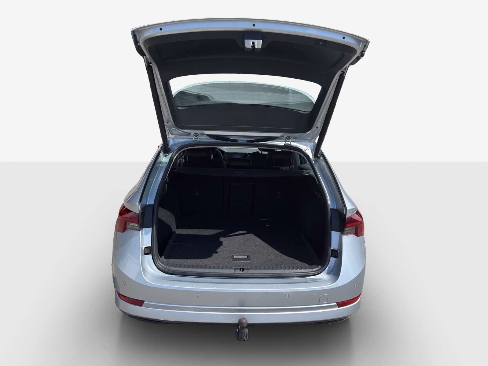 SKODA Octavia Combi 2.0 TSI Style DSG 4x4-image-11