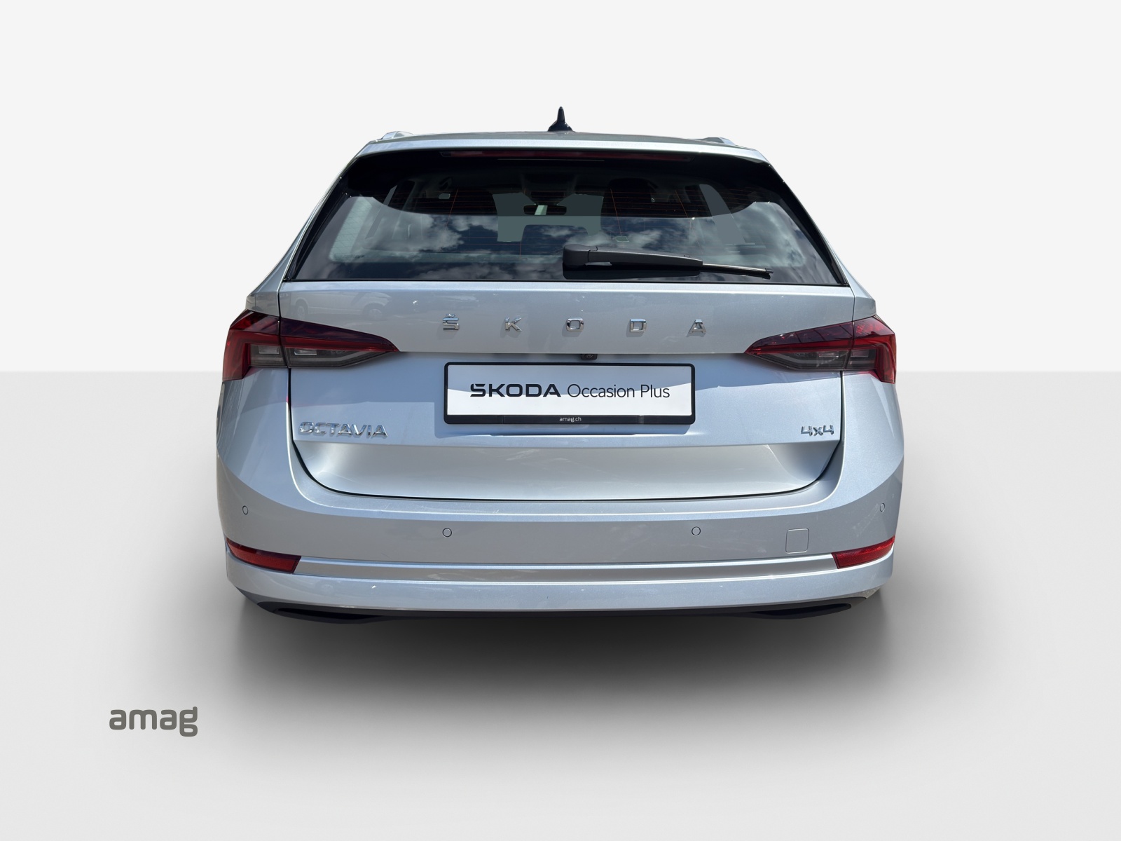 SKODA Octavia Combi 2.0 TSI Style DSG 4x4-image-2