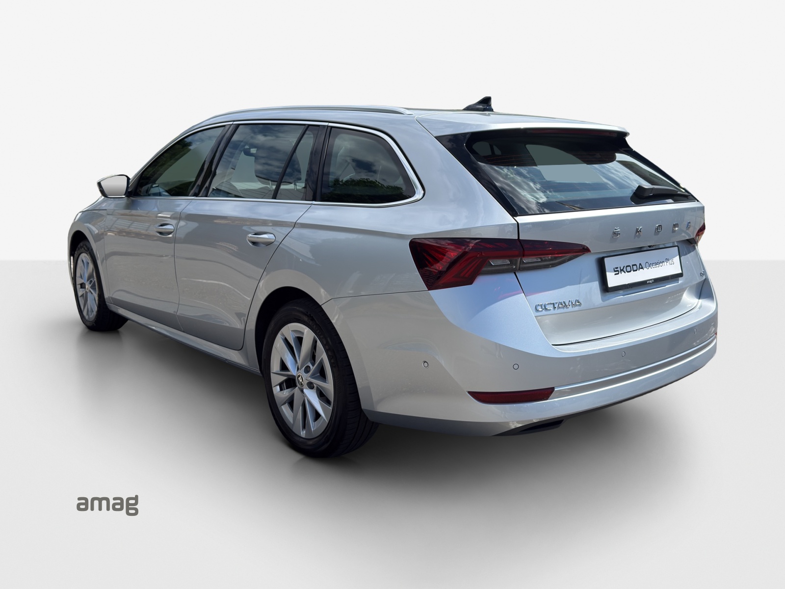 SKODA Octavia Combi 2.0 TSI Style DSG 4x4-image-1