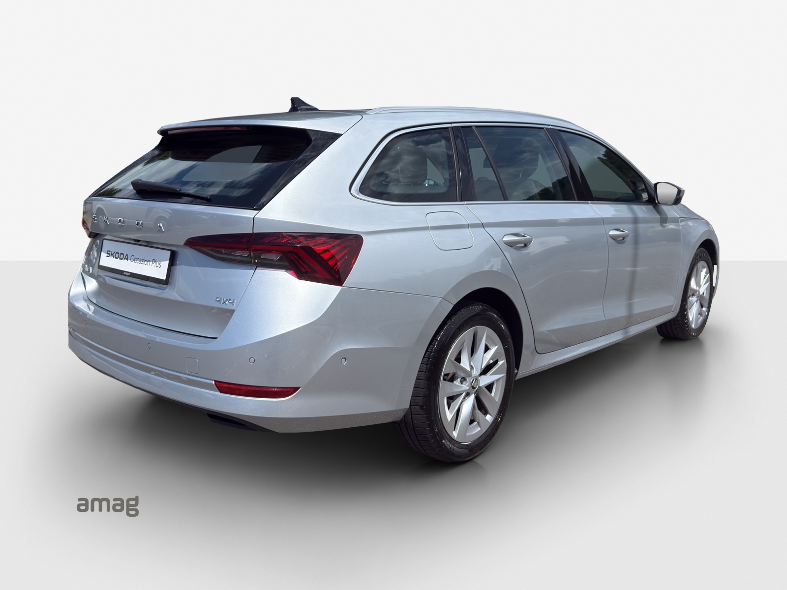 SKODA Octavia Combi 2.0 TSI Style DSG 4x4-image-3