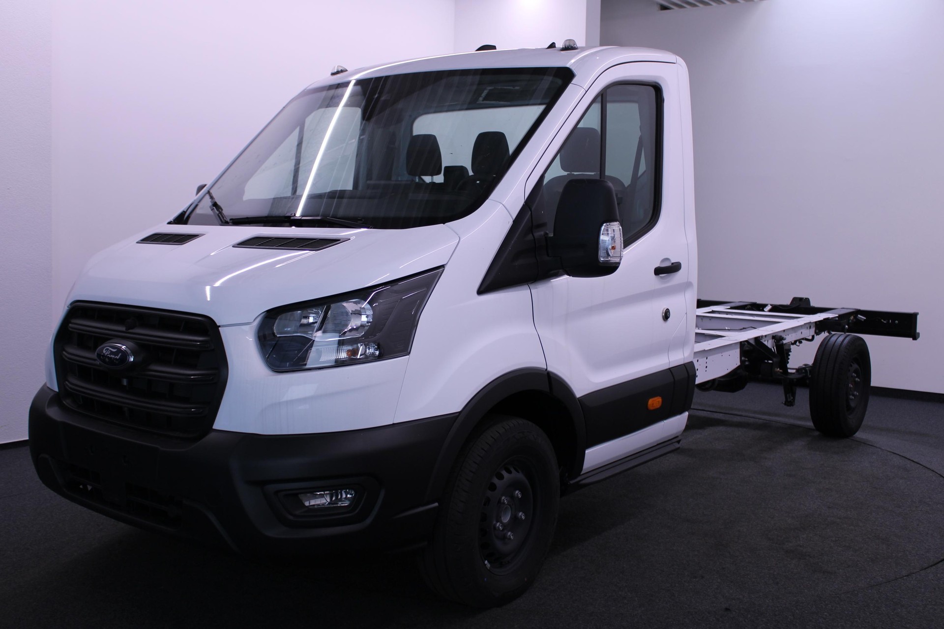 FORD Transit Kab.-Ch. 350 L4 2.0 EcoBlue 170 Trend-image-0