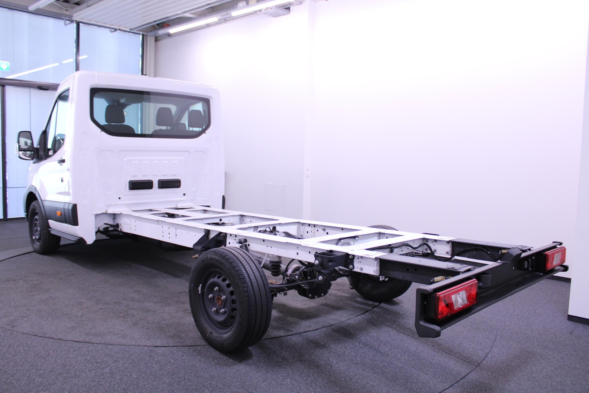 FORD Transit Kab.-Ch. 350 L4 2.0 EcoBlue 170 Trend-image-5