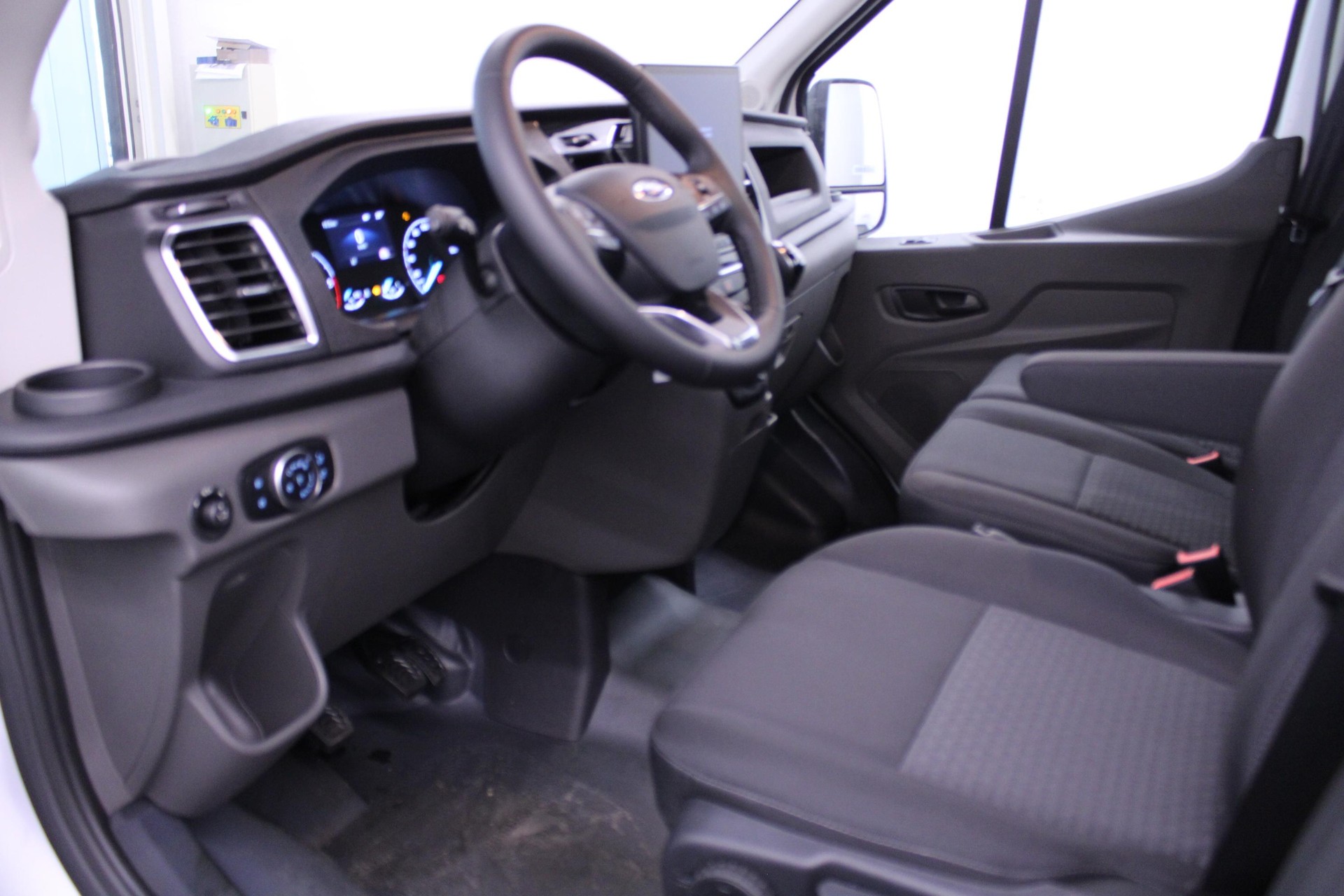 FORD Transit Kab.-Ch. 350 L4 2.0 EcoBlue 170 Trend-image-4