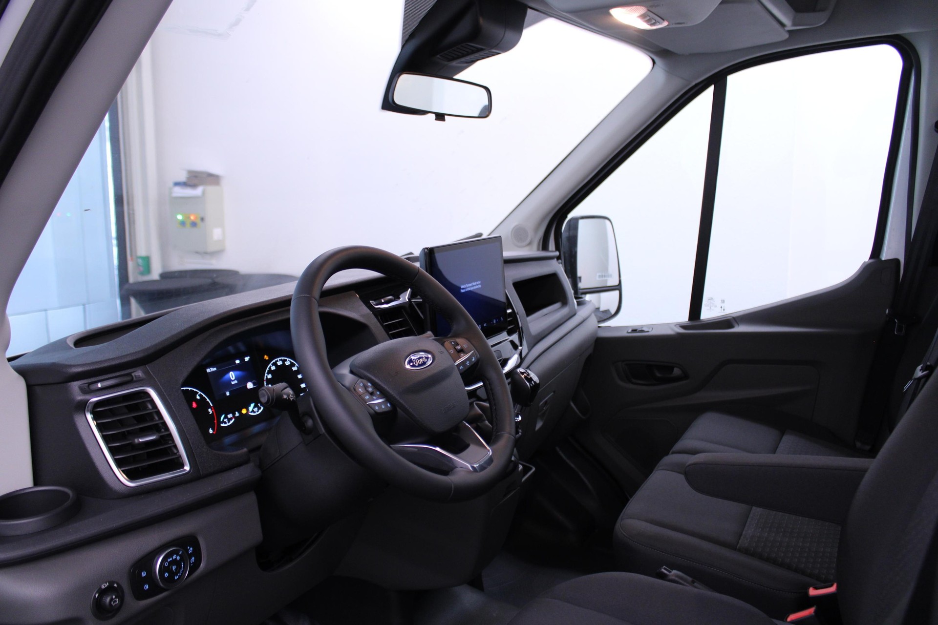 FORD Transit Kab.-Ch. 350 L4 2.0 EcoBlue 170 Trend-showroom-element-3