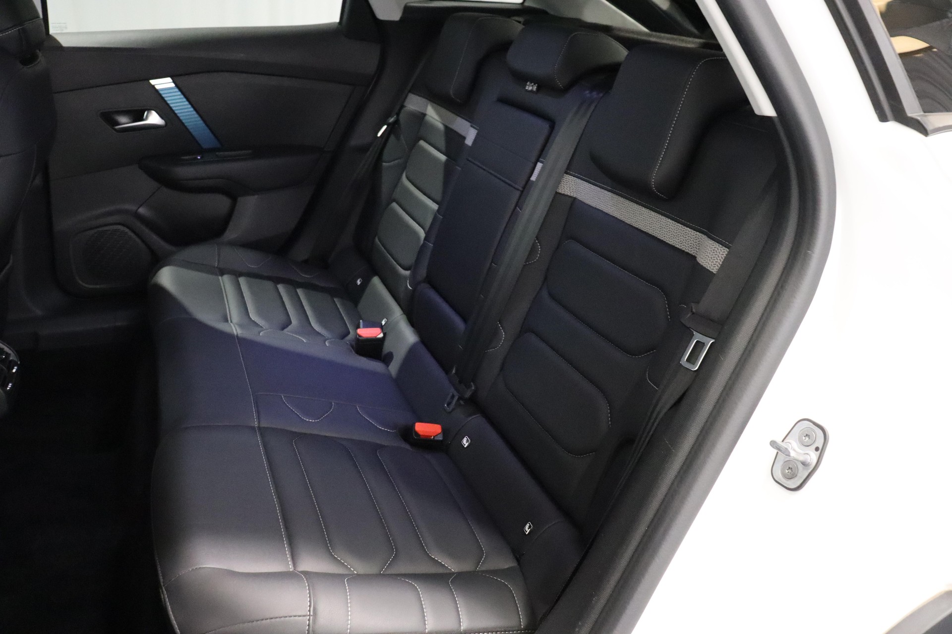 CITROEN e-C4 Shine Pack-image-5
