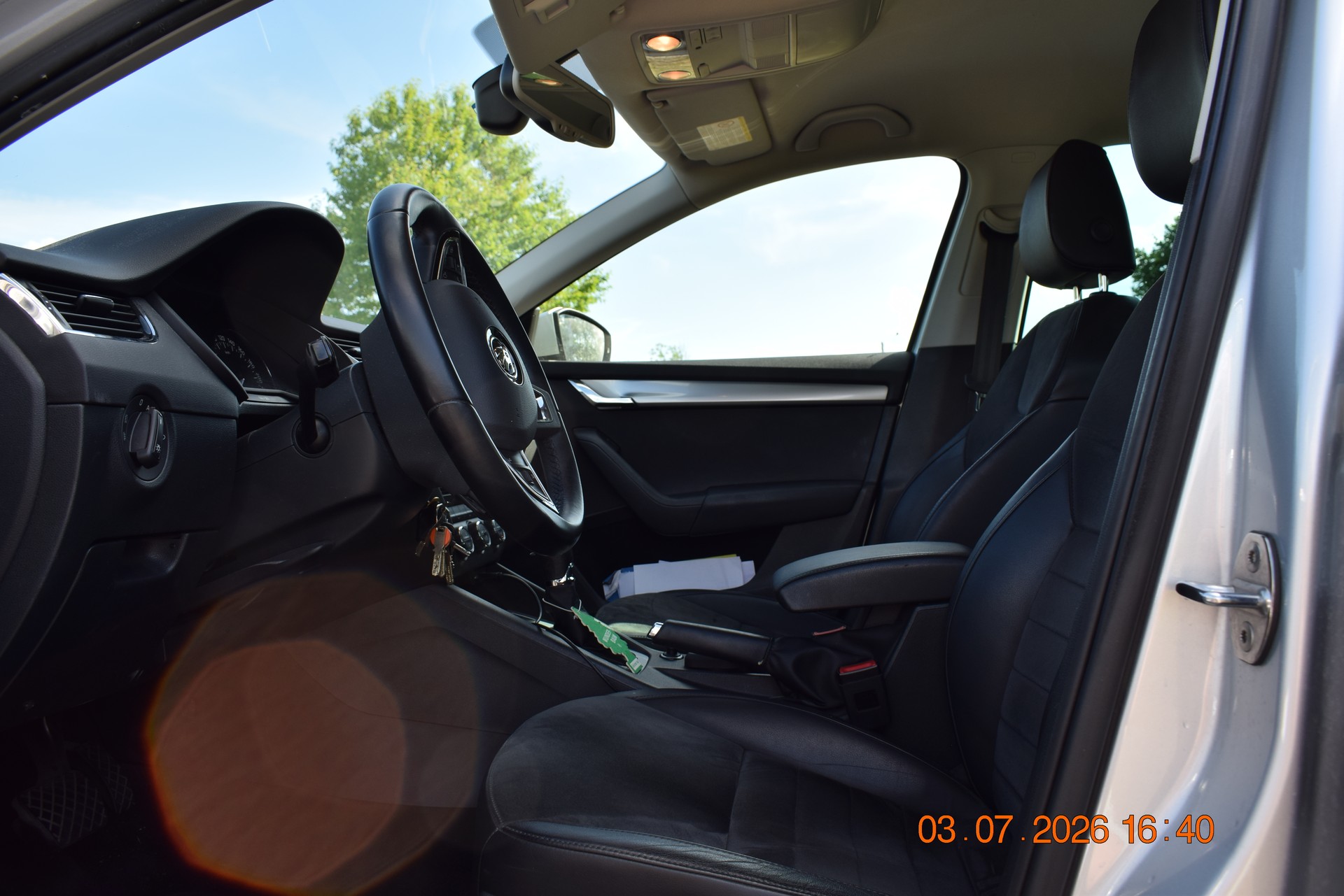SKODA 1.6 TDI 105 Elegance DSG-image-3