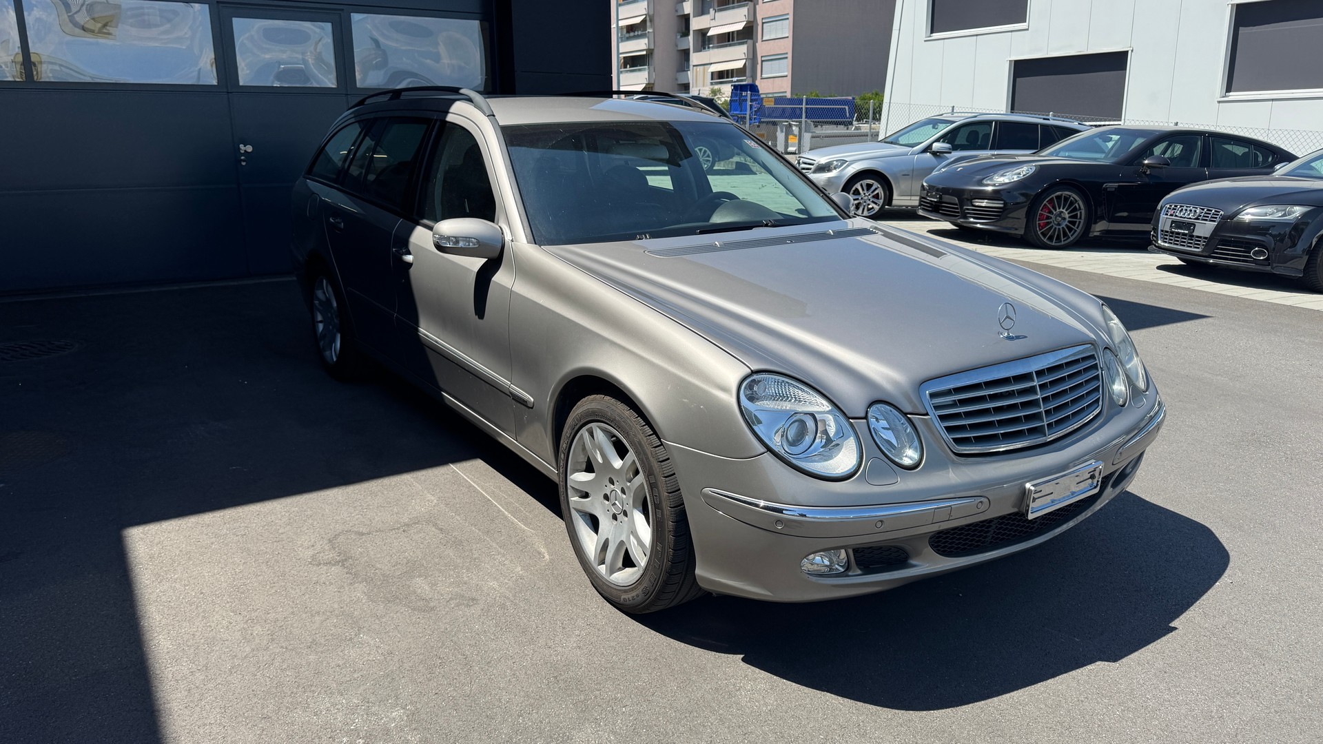 MERCEDES-BENZ E 320 CDI Elégance Automatic-image-1