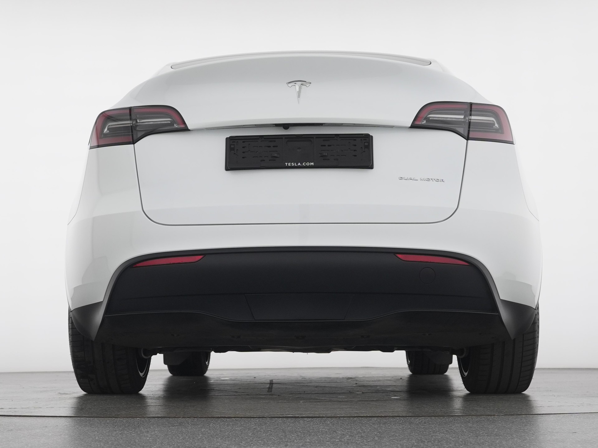 TESLA Model Y Long Range-image-4