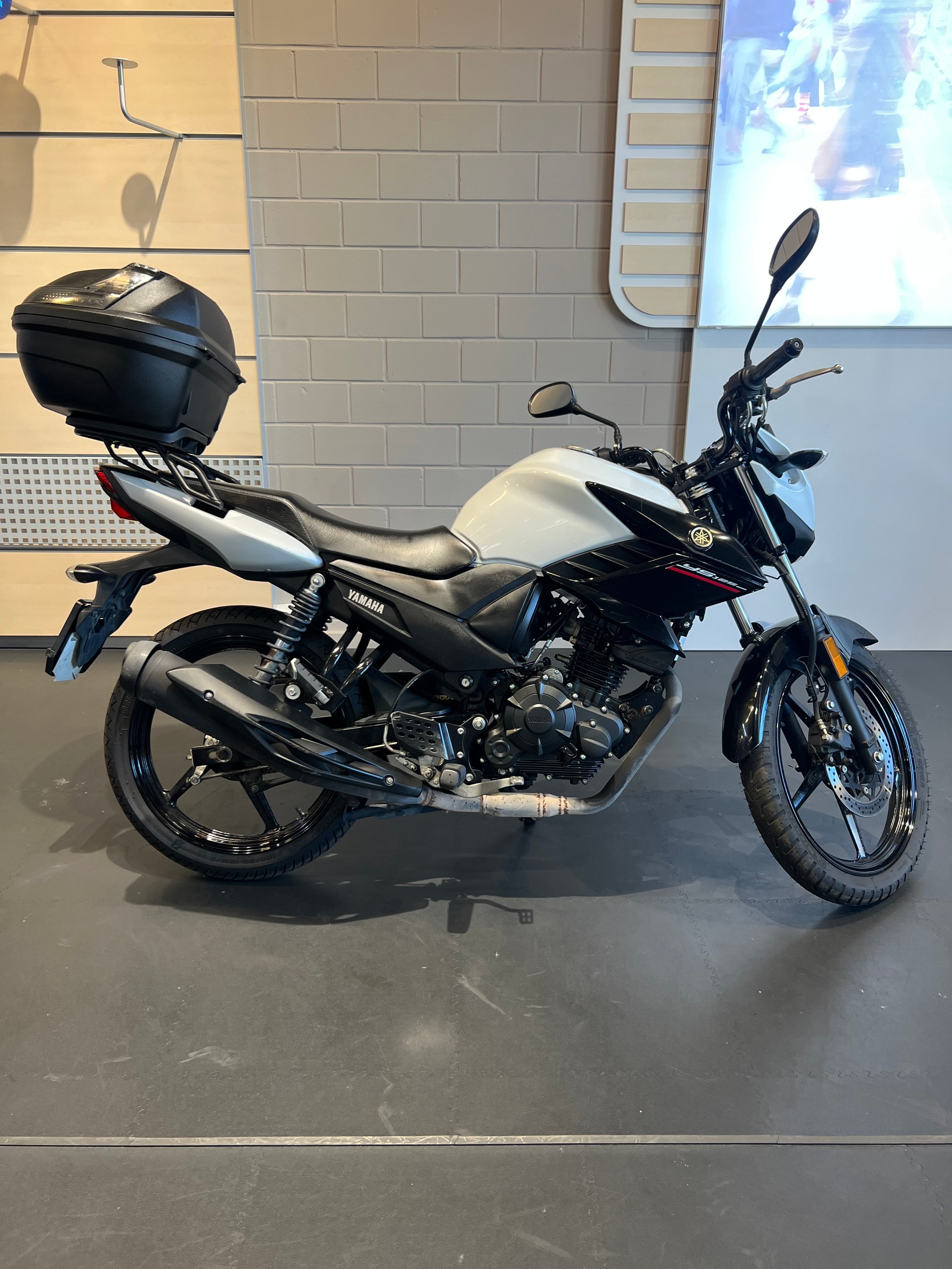 YAMAHA YS 125 UBS