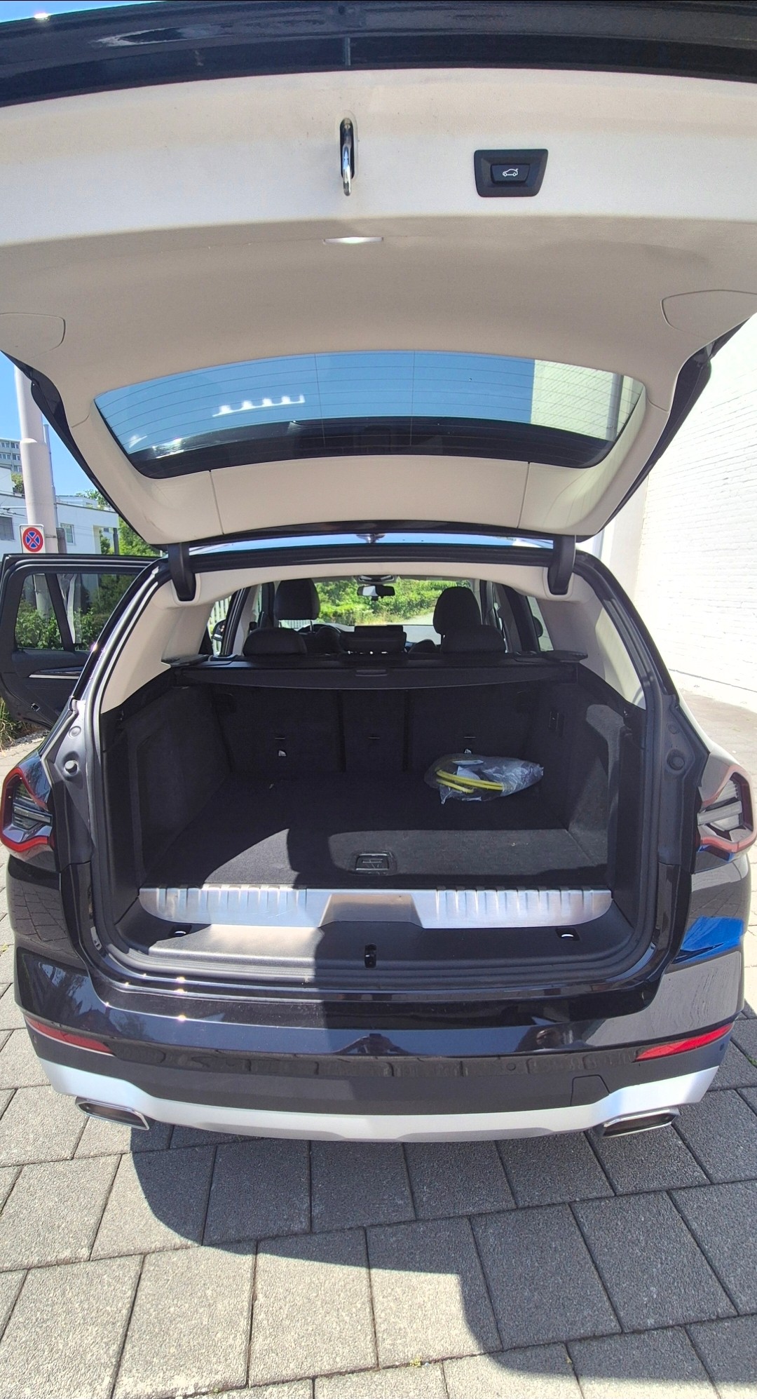 BMW 30e xDrive-image-4