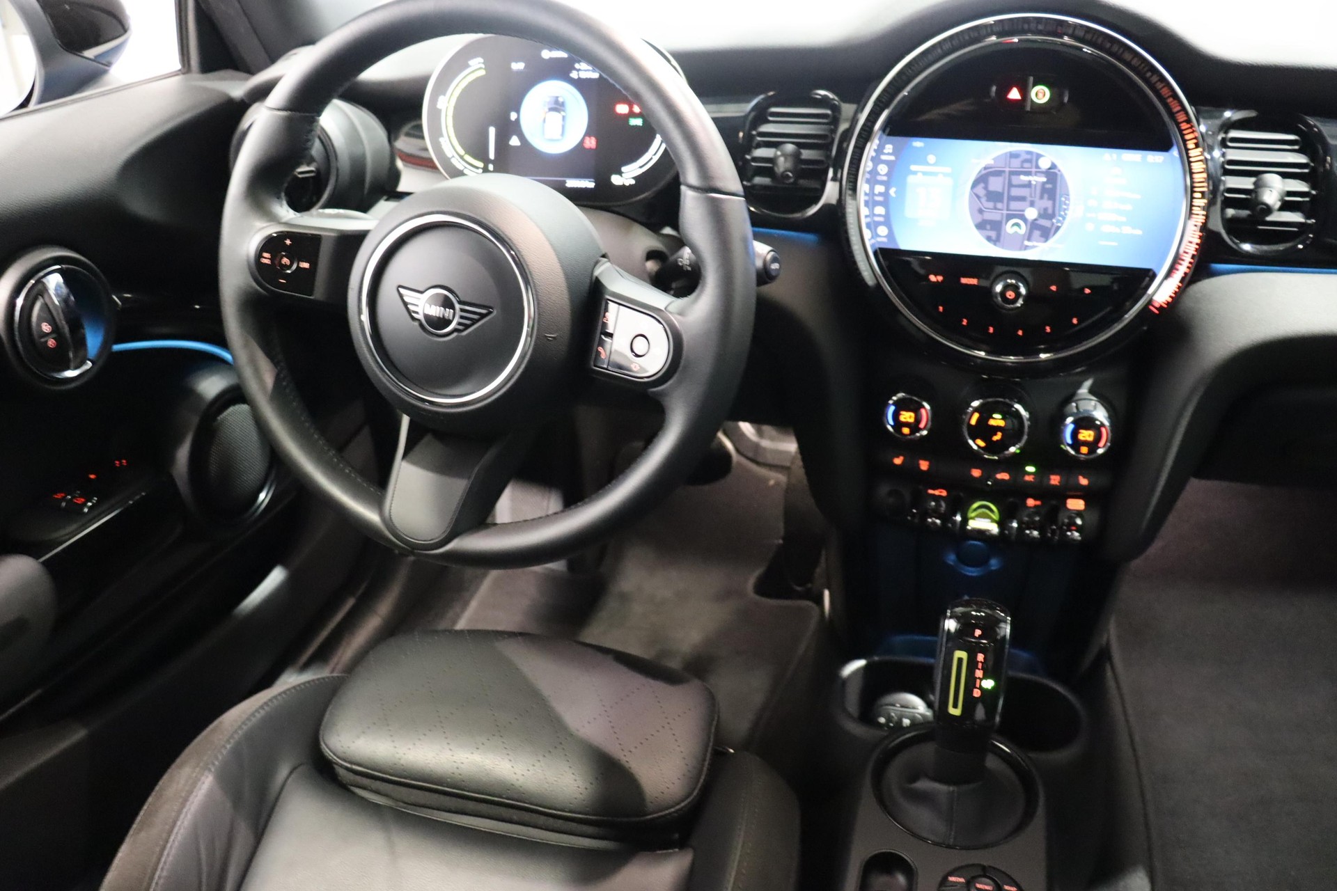 MINI F56 Cooper SE-image-9