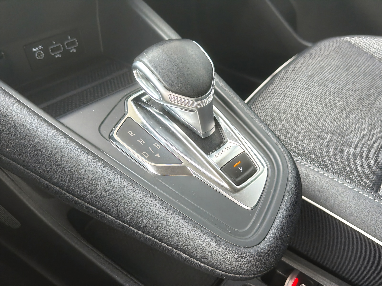 RENAULT Captur 1.6 E-Tech Plug-in Intens-image-15