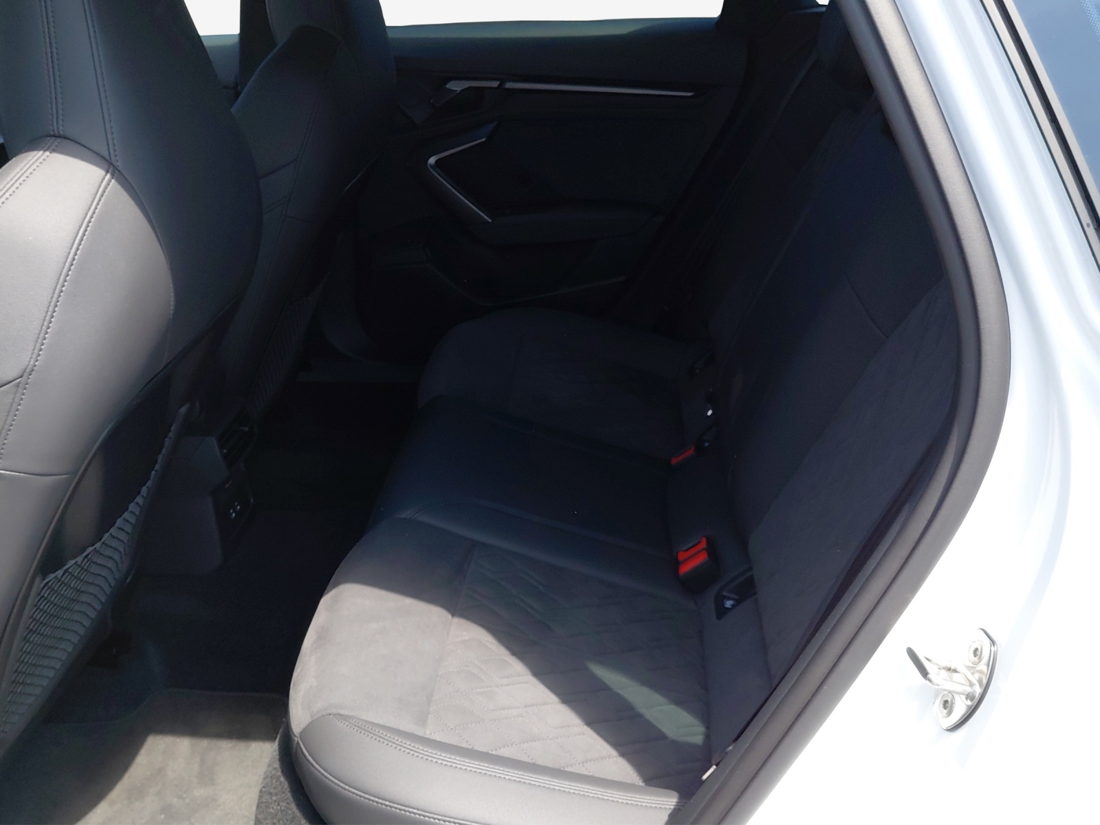 AUDI RS3 Sportback 2.5 TSI quattro S-tronic-image-11