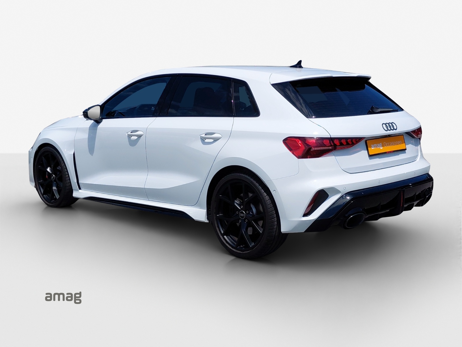 AUDI RS3 Sportback 2.5 TSI quattro S-tronic-image-2