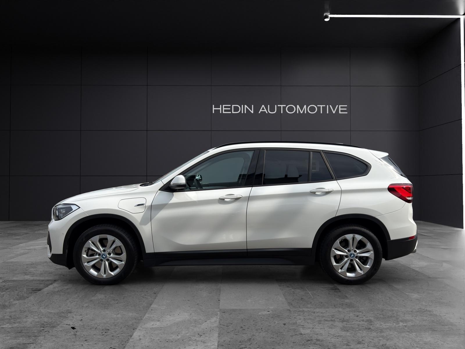 BMW X1 xDrive 25e-showroom-element-2