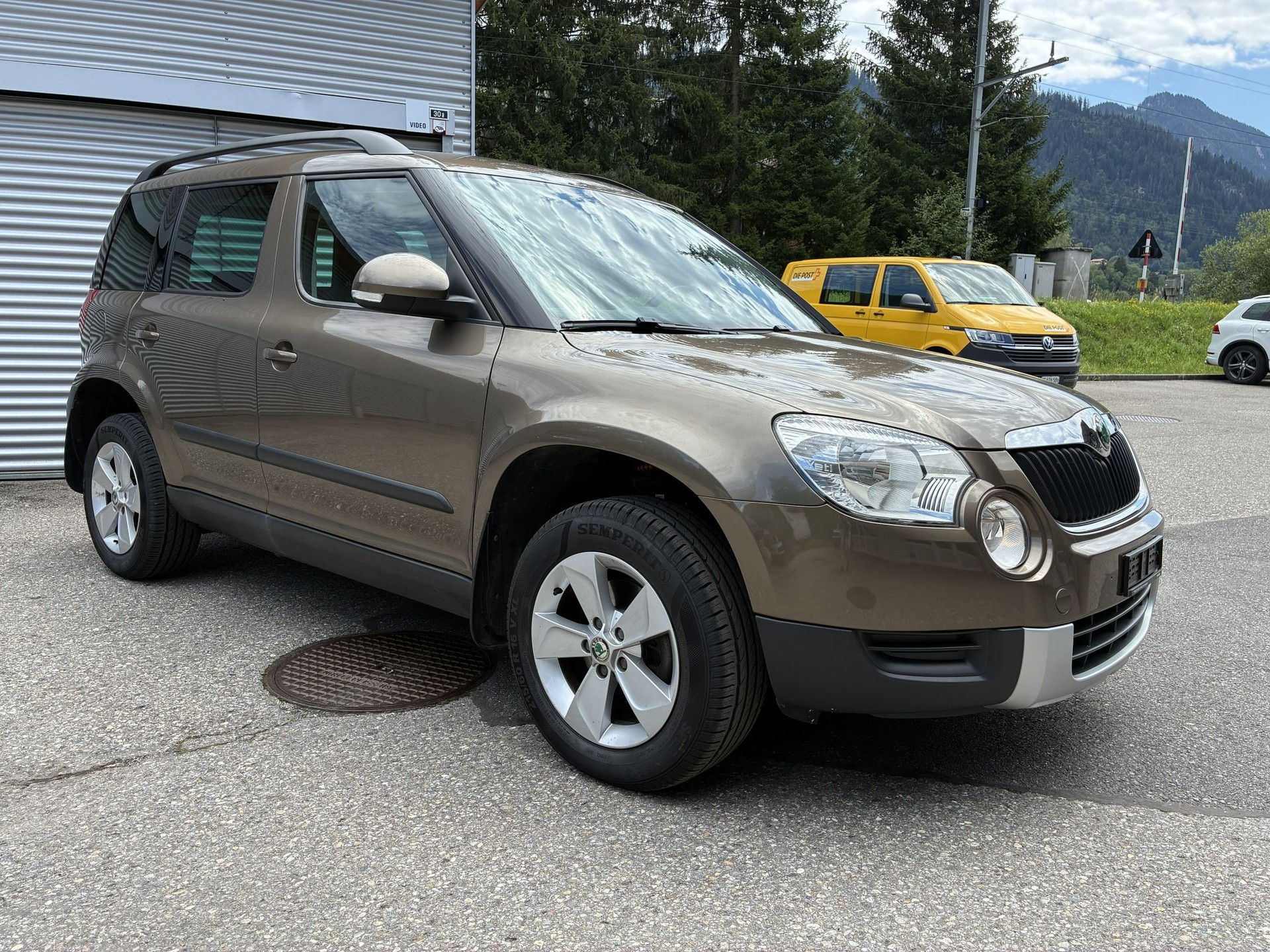 SKODA Yeti 1.8 TSI Active 4x4-image-5