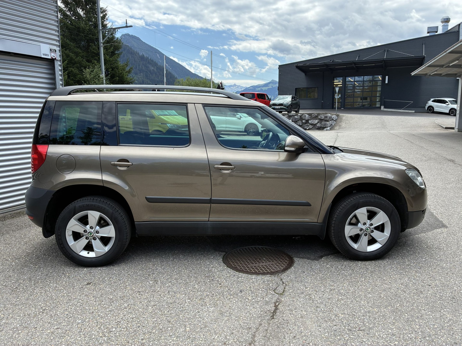 SKODA Yeti 1.8 TSI Active 4x4-image-6