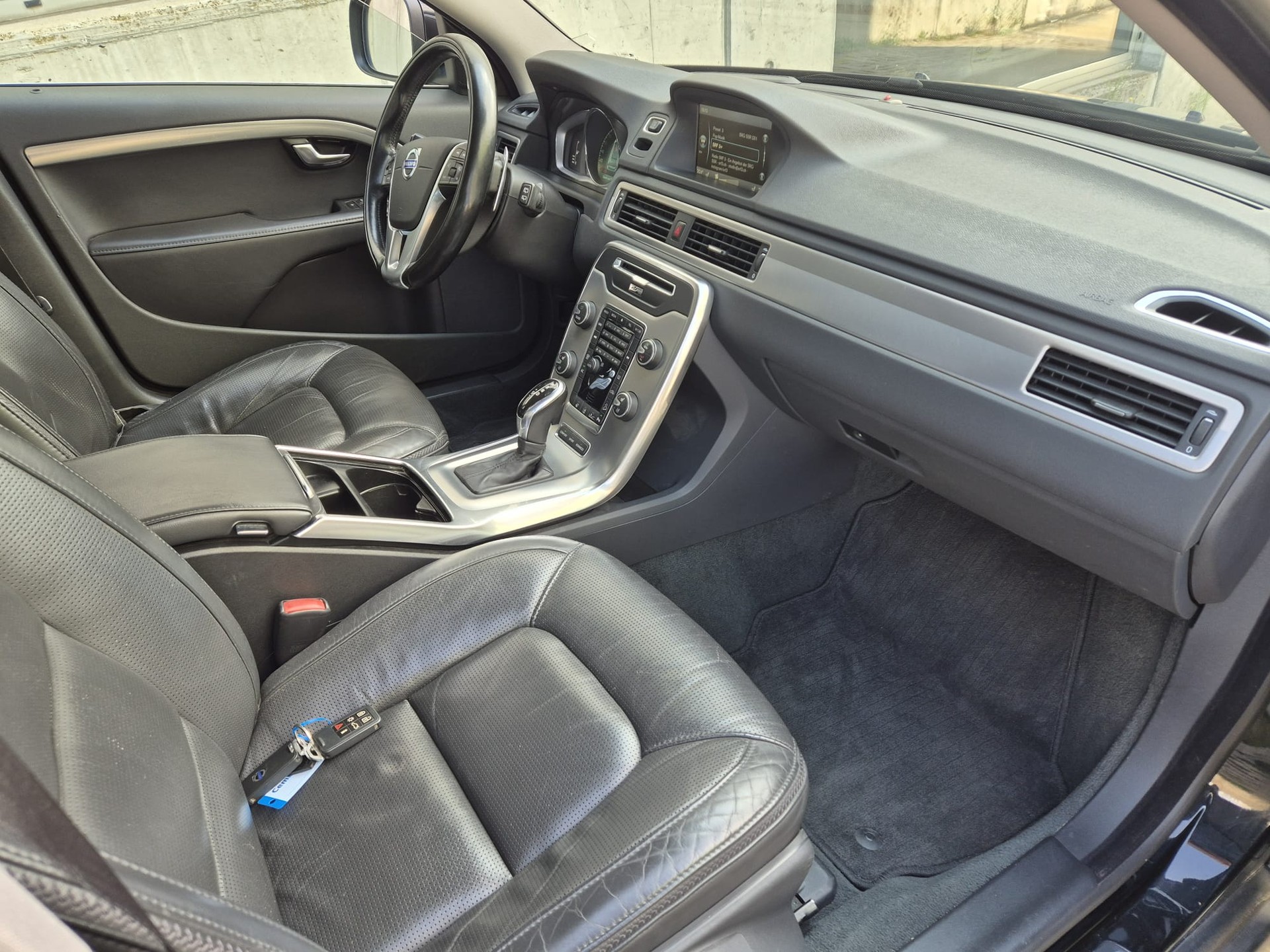 VOLVO XC70 D5 AWD Summum Geartronic-image-10