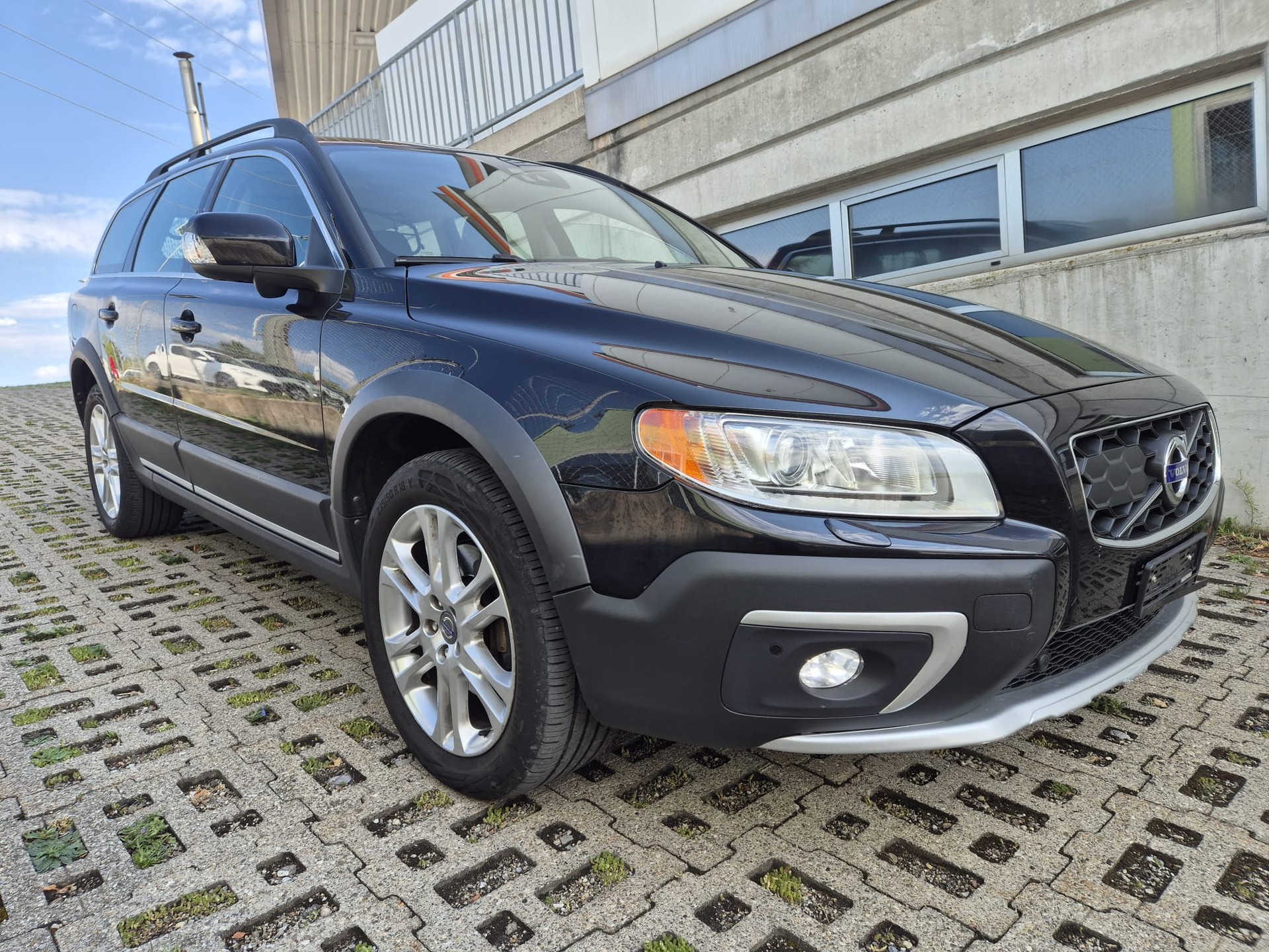 VOLVO XC70 D5 AWD Summum Geartronic-image-2