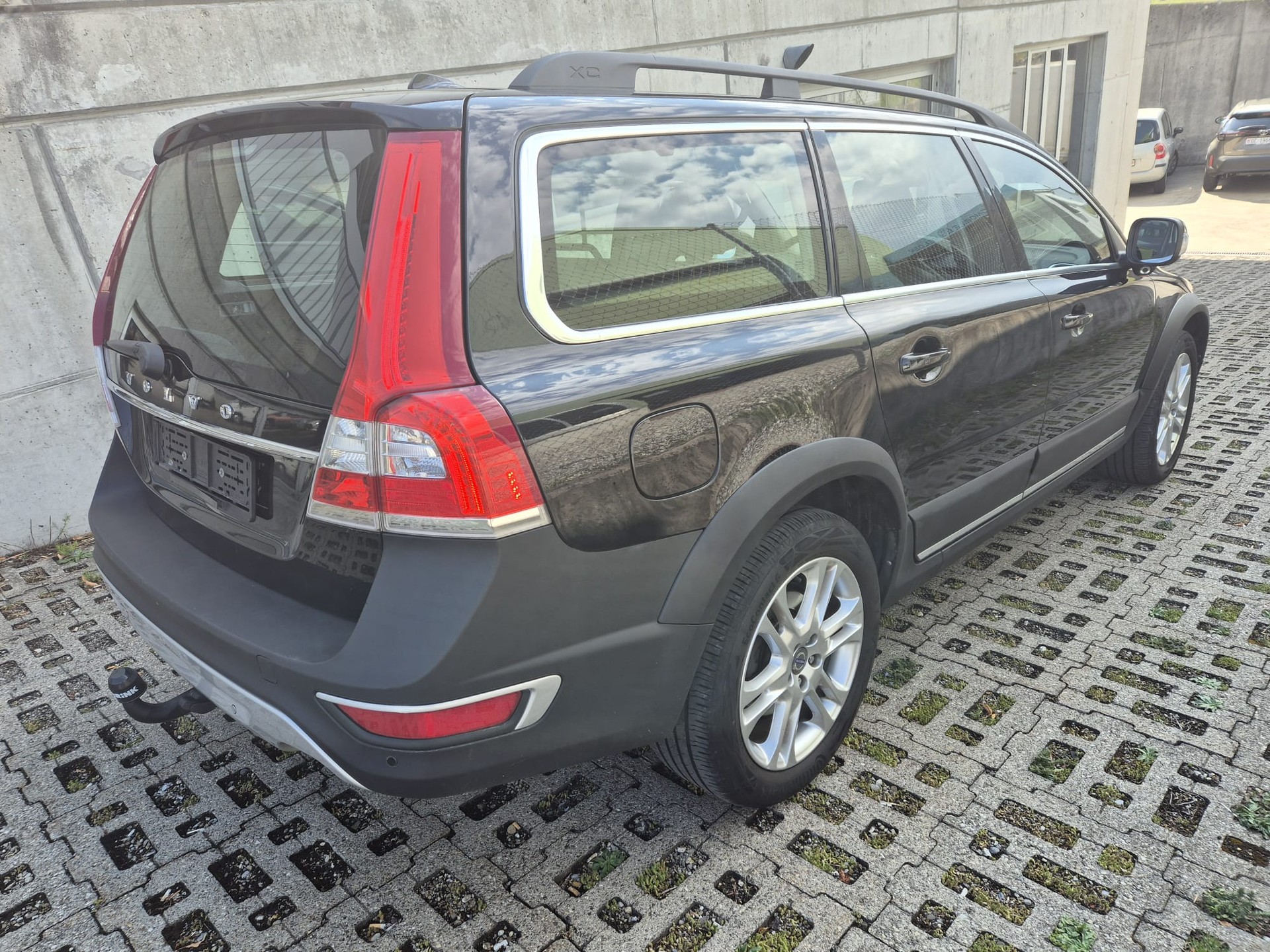 VOLVO XC70 D5 AWD Summum Geartronic-image-4