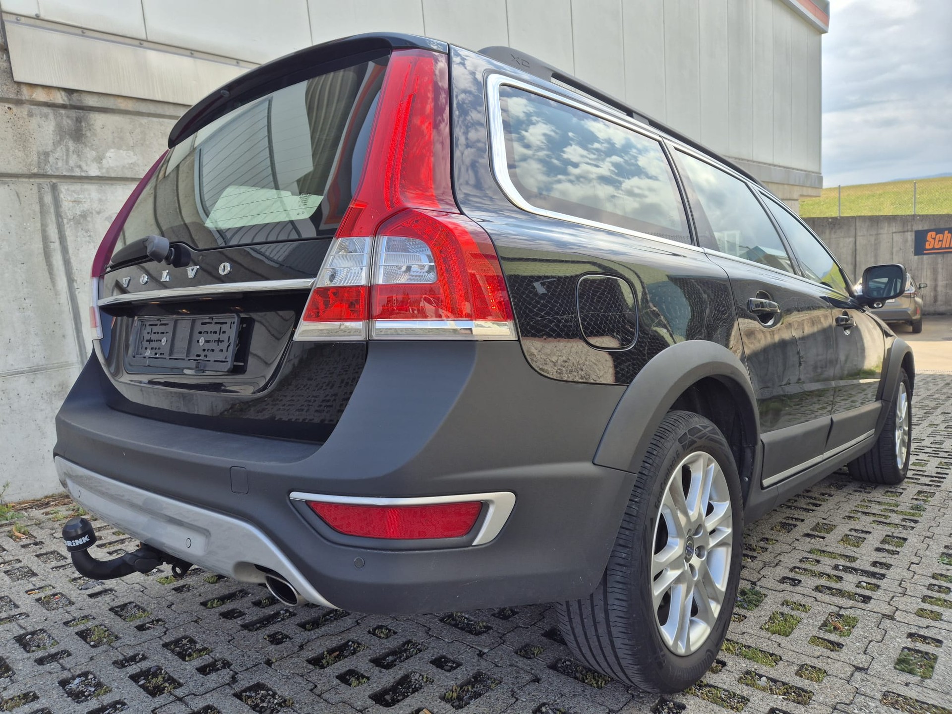 VOLVO XC70 D5 AWD Summum Geartronic-image-5