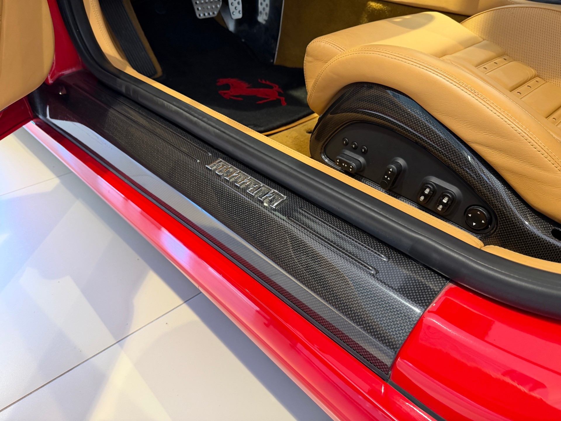 FERRARI 599 GTB-image-13